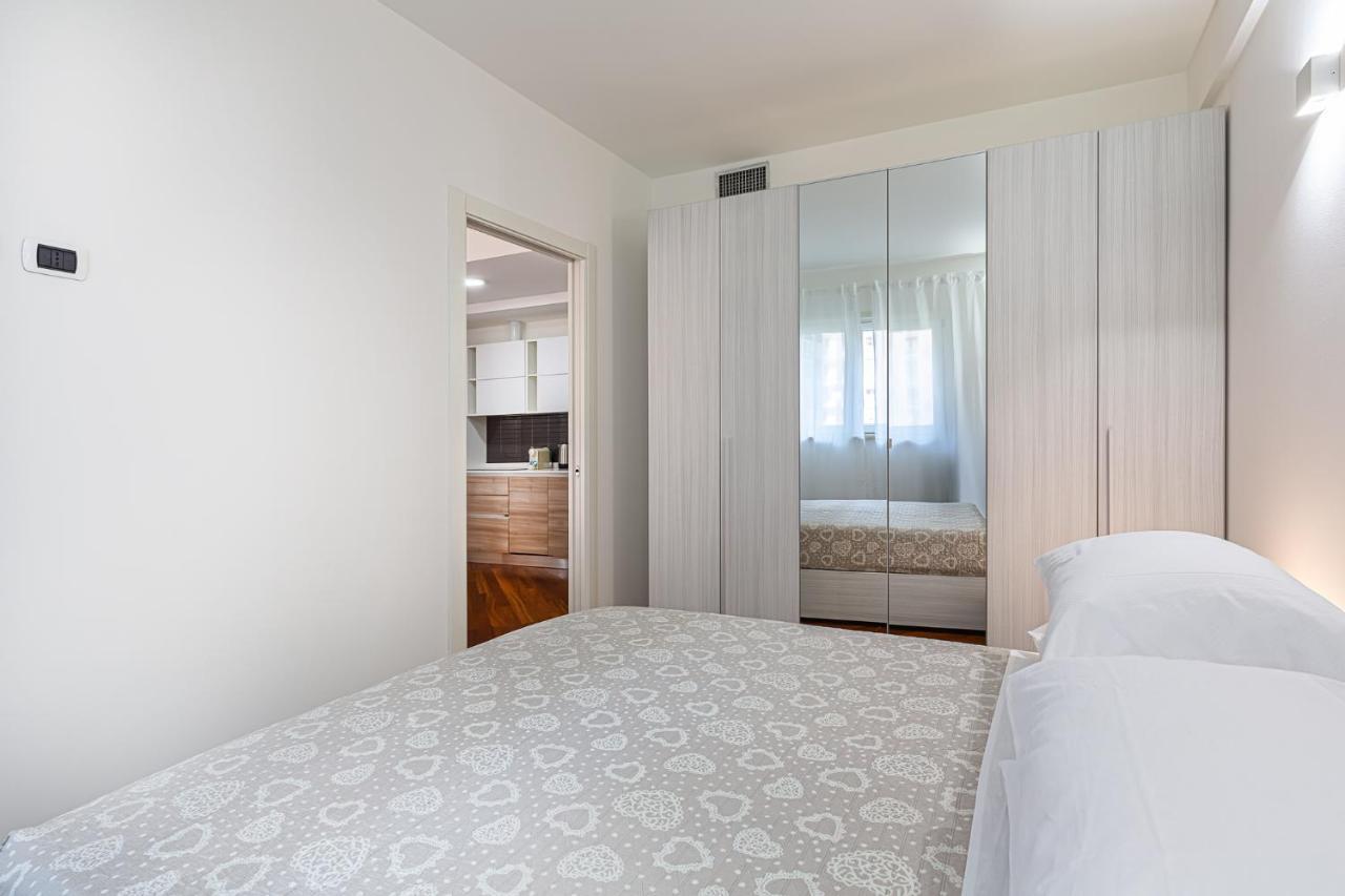 Central/garibaldi Luxurious Two-room Apartment. * Milano