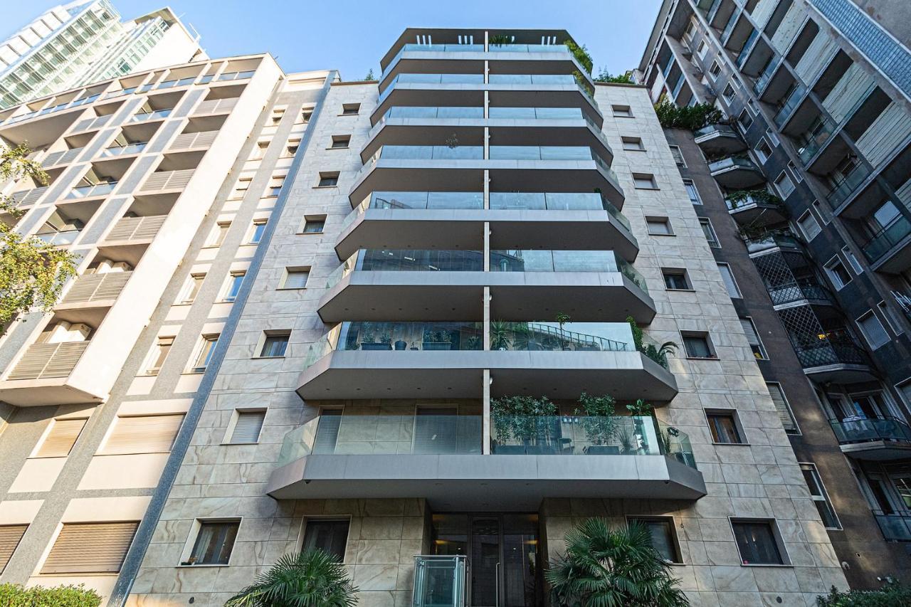 Central/garibaldi Luxurious Two-room Apartment. Apartment